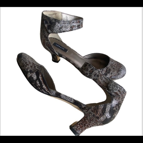 Array• Kitten heel Ankle strap• Sz 5.5 - Picture 5 of 9